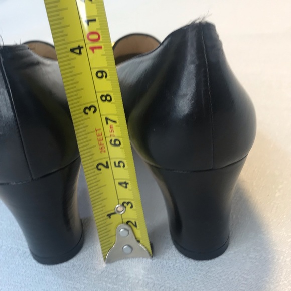 Salvatore Ferragamo leather heel pumps, shoes high end name brand - Picture 12 of 17